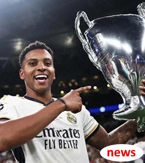 Nhìn về phía trước! Ronaldo kê