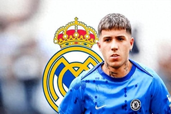 Tiền vệ Chelsea Enzo trở thành